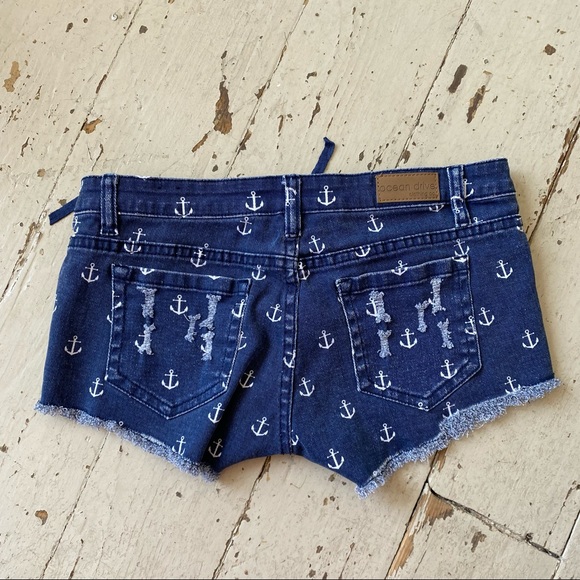 Ocean Drive Anchor Print Distressed Denim Shorts - Picture 2 of 14